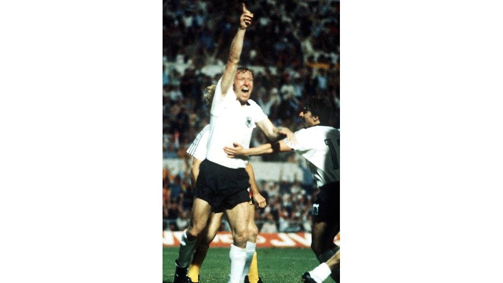 1980 Italia: Horst Hrubesch teki 2 maalia, kun Länsi-Saksa voitti finaalissa Belgian.