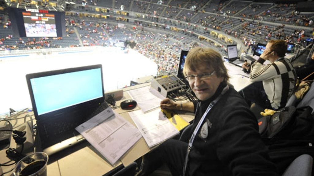 Antero Mertaranta selostamassa vuonna 2010.