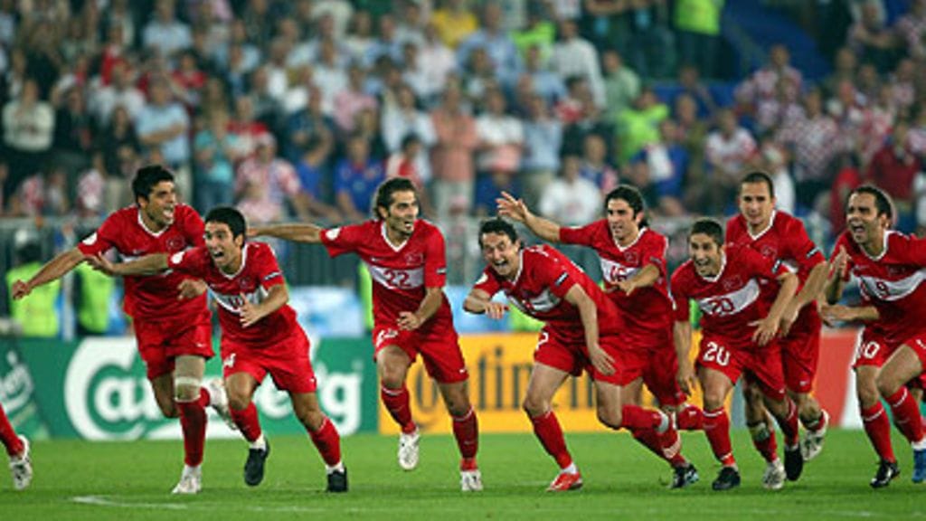 Turkki juhlii rankkarikisan voittoa, kuva: Clive Mason/Getty Images