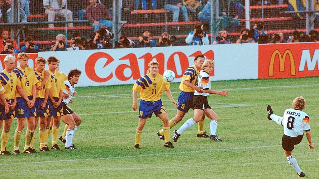1992 Ruotsi: Thomas Hässler laukoi vaparista maalin Saksalle välierässä Ruotsia vastaan. Saksa voitti 3-2 ja meni finaaliin.