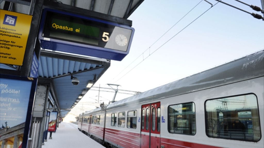 Joskus kuuluttaminen saa konduktöörin kielenkannat laulamaan.