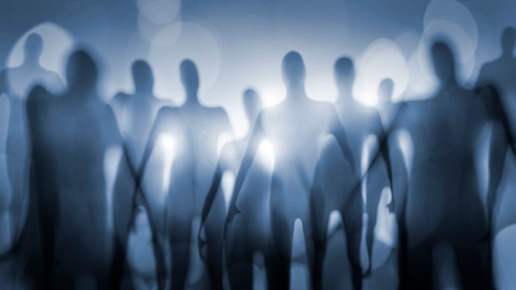 Väitetään, että keskuudessamme liikkuu jatkuvasti muukalaisia vieraalta planeetalta.