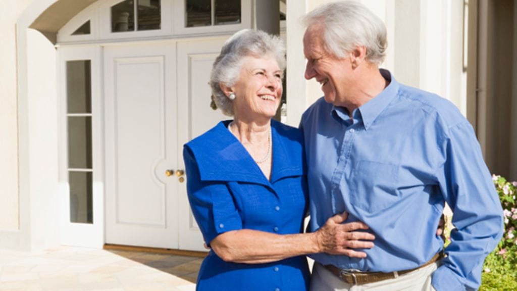 Eniten asunnon omistajia on Varsinais-Suomessa. Kuvan henkilöt eivät liity juttuun.