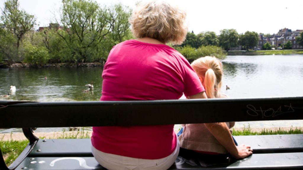 Katja on löytänyt aina jostain voimaa jaksaa eteenpäin vaikeuksista huolimatta. Elämän valopilkkuja ovat omat lapset ja lapsenlapset. Kuvan henkilöt eivät liity haastatteluun.