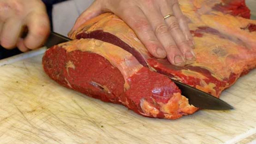 Innostus ajoi lihamestariksi.