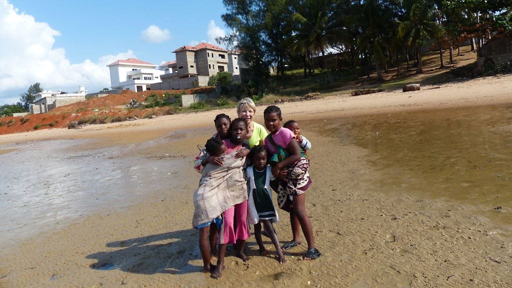 Elina 65 Auttoi Lapsia Afrikassa Paha Mieli Niiden Ihmisten elina-65-auttoi-lapsia-afrikassa-paha-mieli-niiden-ihmisten